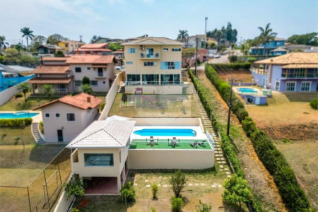 Casa à venda com 3 quartos, sendo 1 suíte, no condomínio Vale do Sol, Bom Jesus dos Perdões - SP