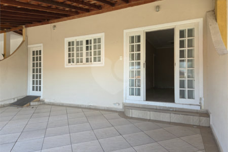 Casa à venda com 3 quartos, sendo 1 suíte, no condomínio Parque das Árvores, Sorocaba - SP