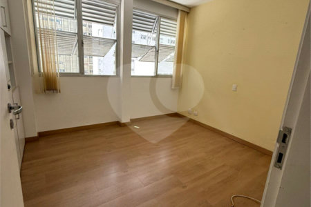 Apartamento à venda com 3 quartos, sendo 1 suíte, em Santa Cecília, São Paulo, SP