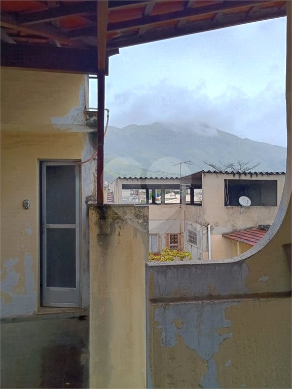 Casa à venda com 5 quartos, sendo 1 suíte, em Bangu, Rio de Janeiro, RJ
