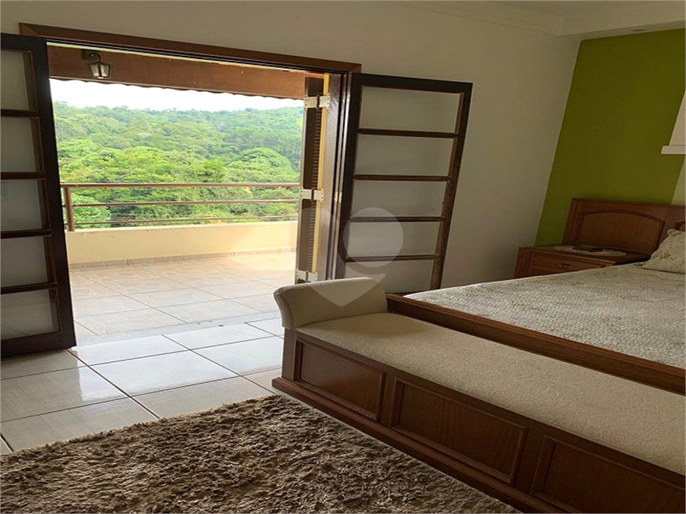Sobrado à venda com 4 quartos, sendo 3 suítes,  no Centro, Jarinu, SP