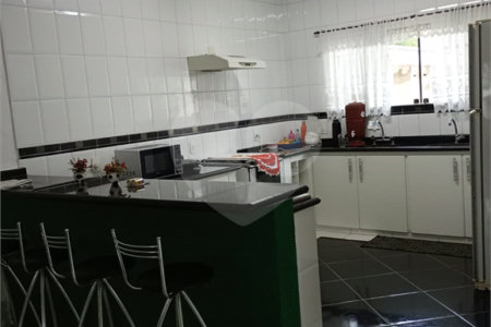 Sobrado à venda com 4 quartos, sendo 1 suíte,  em Vila Suissa, Mogi das Cruzes, SP