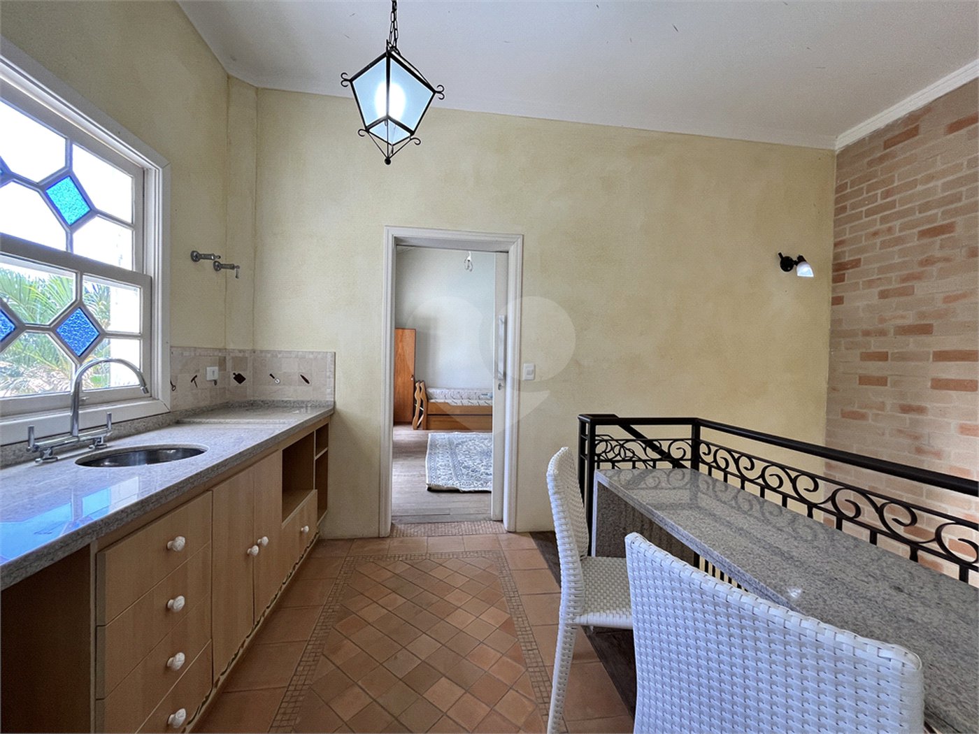 Casa à venda com 5 quartos, sendo 3 suítes,  no condomínio Village Saint Charbel, Araçoiaba da Serra - SP