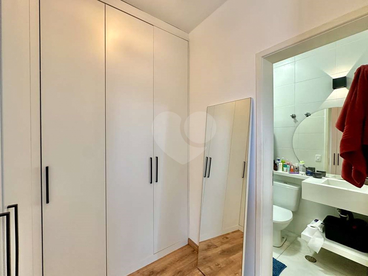 Casa à venda com 3 quartos, sendo 1 suíte, no condomínio Villaggio Viana, Cotia - SP