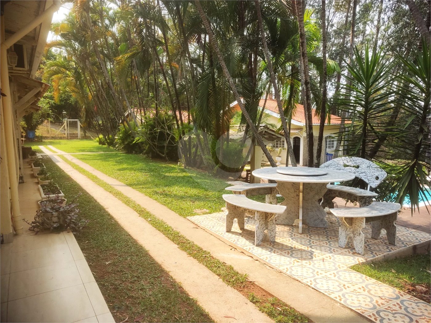 Chácara à venda ou para alugar com 3 quartos, sendo 1 suíte, em Chácaras Polozzi, Louveira, SP