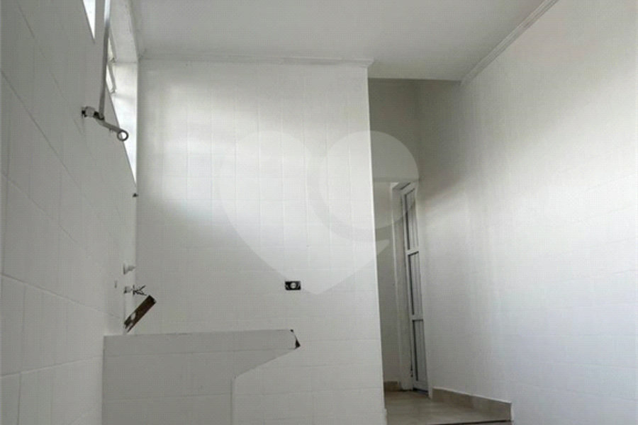 Casa à venda com 3 quartos, sendo 2 suítes, em Jardim Leonor Mendes de Barros, São Paulo, SP