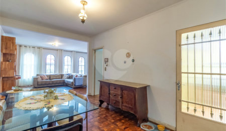 Casa Térrea à venda com 4 quartos, sendo 1 suíte,  em Parque Jabaquara, São Paulo, SP