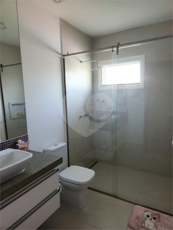 Casa à venda com 4 quartos, sendo 3 suítes, no condomínio Terras de Mont Serrat, Salto - SP