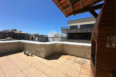 Cobertura à venda com 3 quartos, sendo 1 suíte, em Passagem, Cabo Frio, RJ