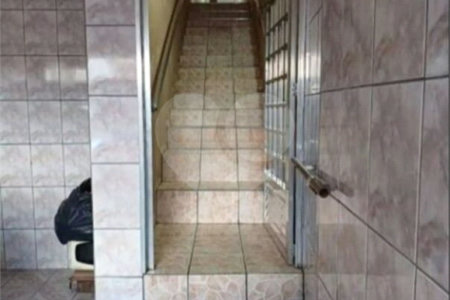 Sobrado à venda com 4 quartos em Cidade Kemel, Poá, SP