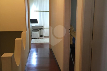 Sobrado à venda com 3 quartos, sendo 1 suíte, em Vila Mariana, São Paulo, SP
