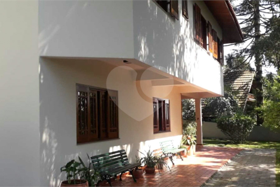 Casa à venda com 3 quartos, sendo 4 suítes,  no condomínio Alpes da Cantareira, Mairiporã - SP