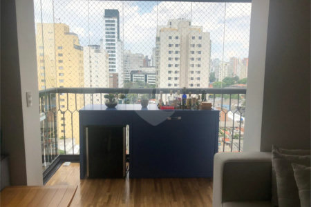 Apartamento à venda com 3 quartos, sendo 2 suítes, em Vila Nova Conceição, São Paulo, SP