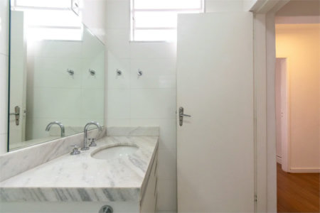 Sobrado à venda com 3 quartos, sendo 1 suíte,  em Cidade Monções, São Paulo, SP