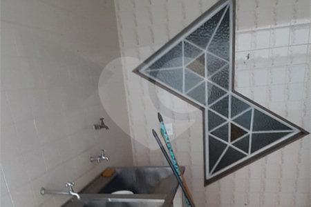 Casa à venda com 5 quartos, sendo 1 suíte, no Centro, Bom Jesus dos Perdões, SP