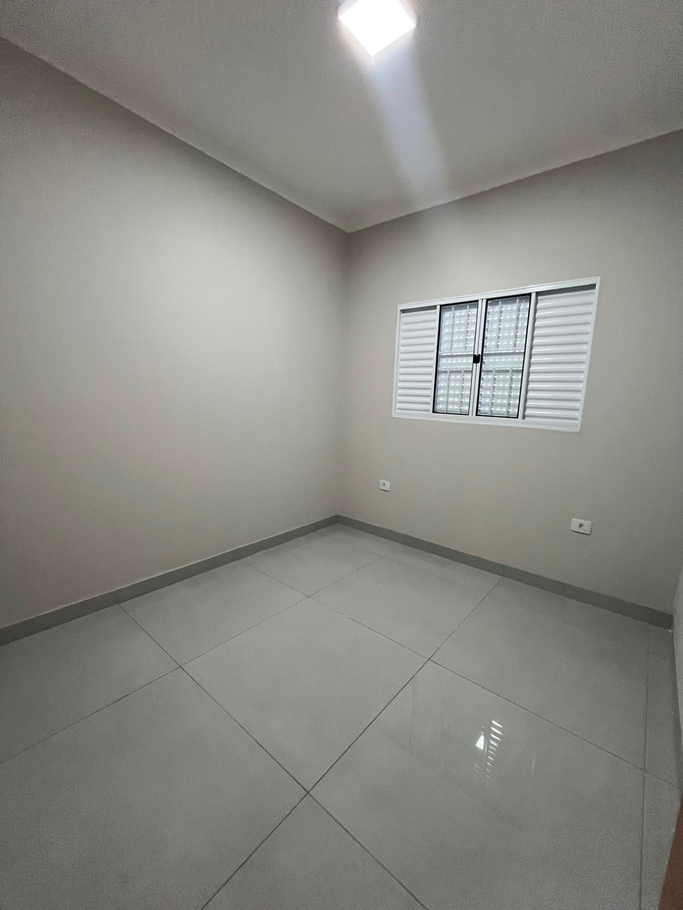 Casa à venda com 3 quartos, sendo 1 suíte,  em Bela Vista da Lagoa, Três Lagoas, MS