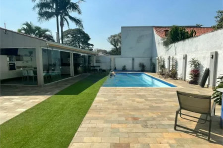 Sobrado à venda com 4 quartos, sendo 2 suítes,  em Lapa, São Paulo, SP