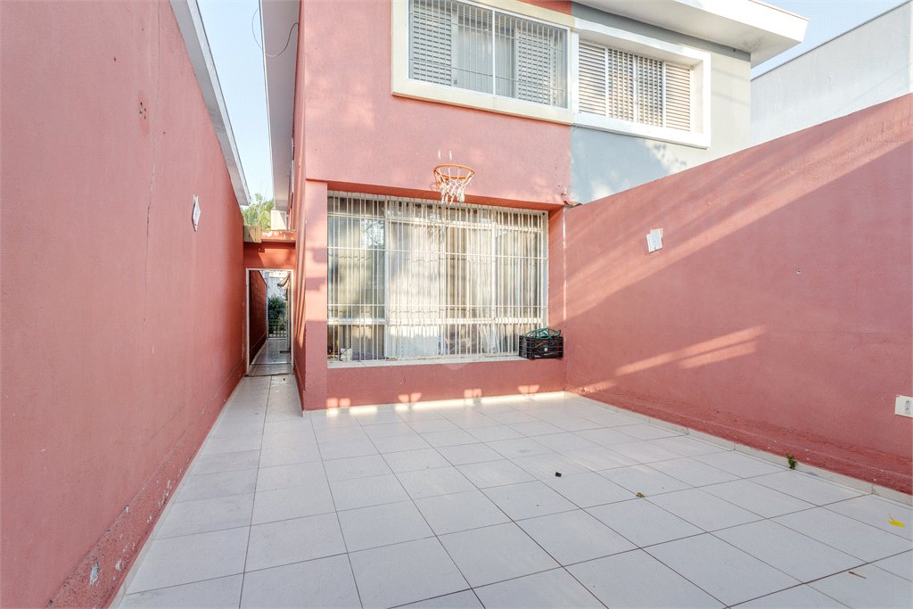 Sobrado à venda com 4 quartos, sendo 2 suítes, em Jardim Marajoara, São Paulo, SP