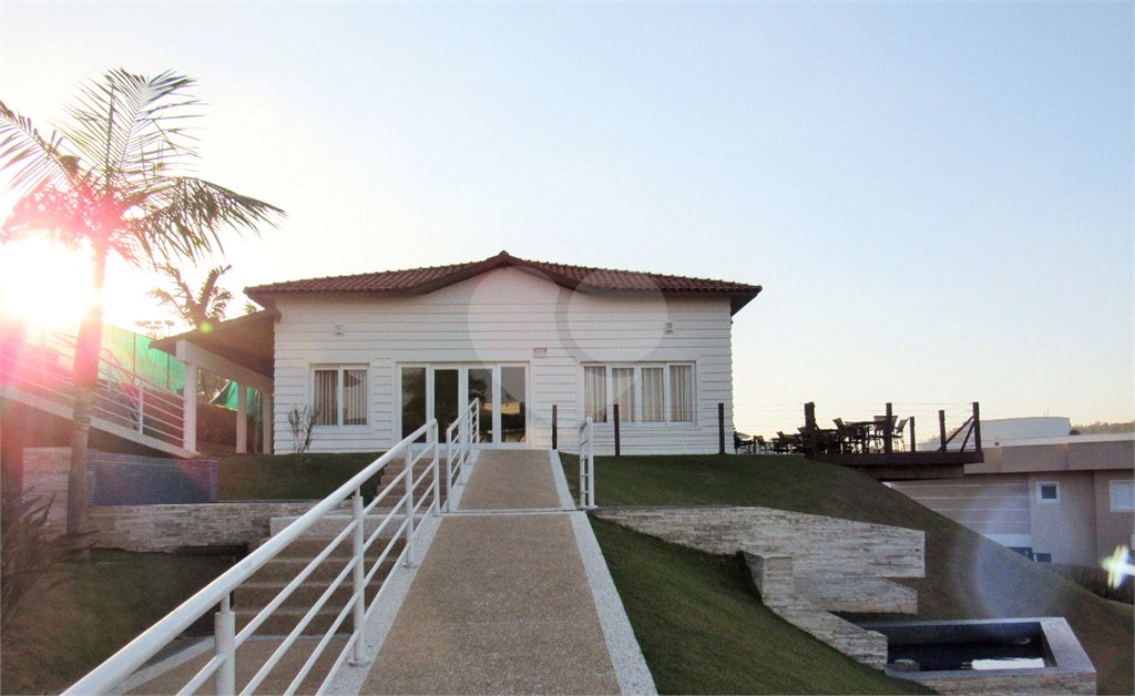 Casa à venda com 3 suítes no condomínio Reserva dos Vinhedos, Louveira - SP