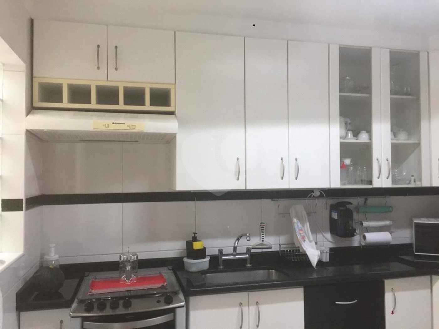 Casa à venda com 3 quartos, sendo 1 suíte, no condomínio Morada do Horto, São Paulo - SP