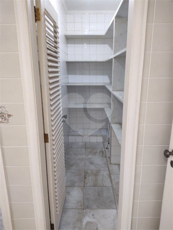 Casa à venda com 4 suítes no condomínio Estância Marambaia, Vinhedo - SP