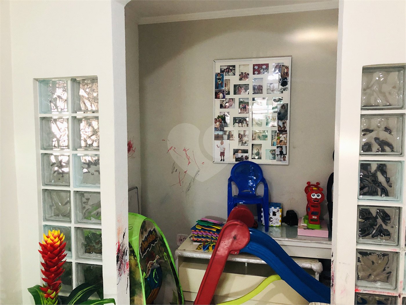 Casa à venda com 3 quartos, sendo 1 suíte, em Vila Suissa, Mogi das Cruzes, SP