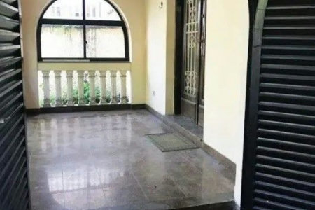 Casa/ Sobrado Amplo no Boqueirão/ Santos/SP