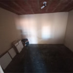 Casa térrea com 3 dormitórios, sendo 1 suíte.