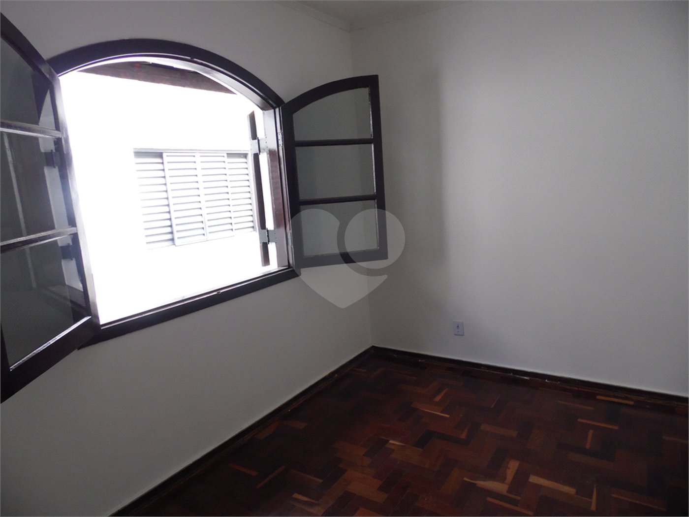 Casa à venda com 5 quartos, sendo 3 suítes, em Vila São Francisco, São Paulo, SP