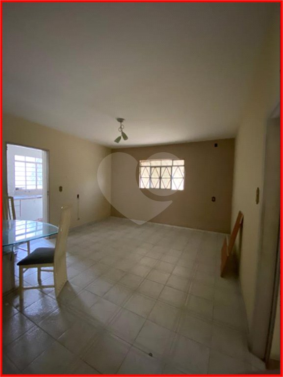 Sobrado à venda com 3 quartos em Tremembé, São Paulo, SP