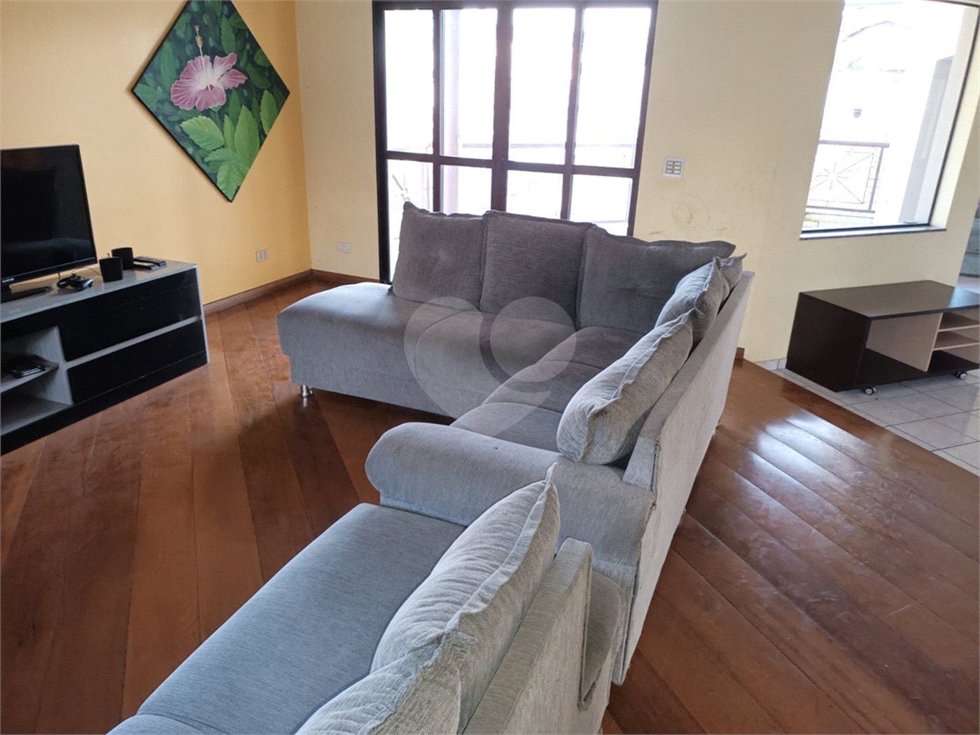 Casa à venda com 4 quartos, sendo 3 suítes, no condomínio Arujá 5, Arujá - SP