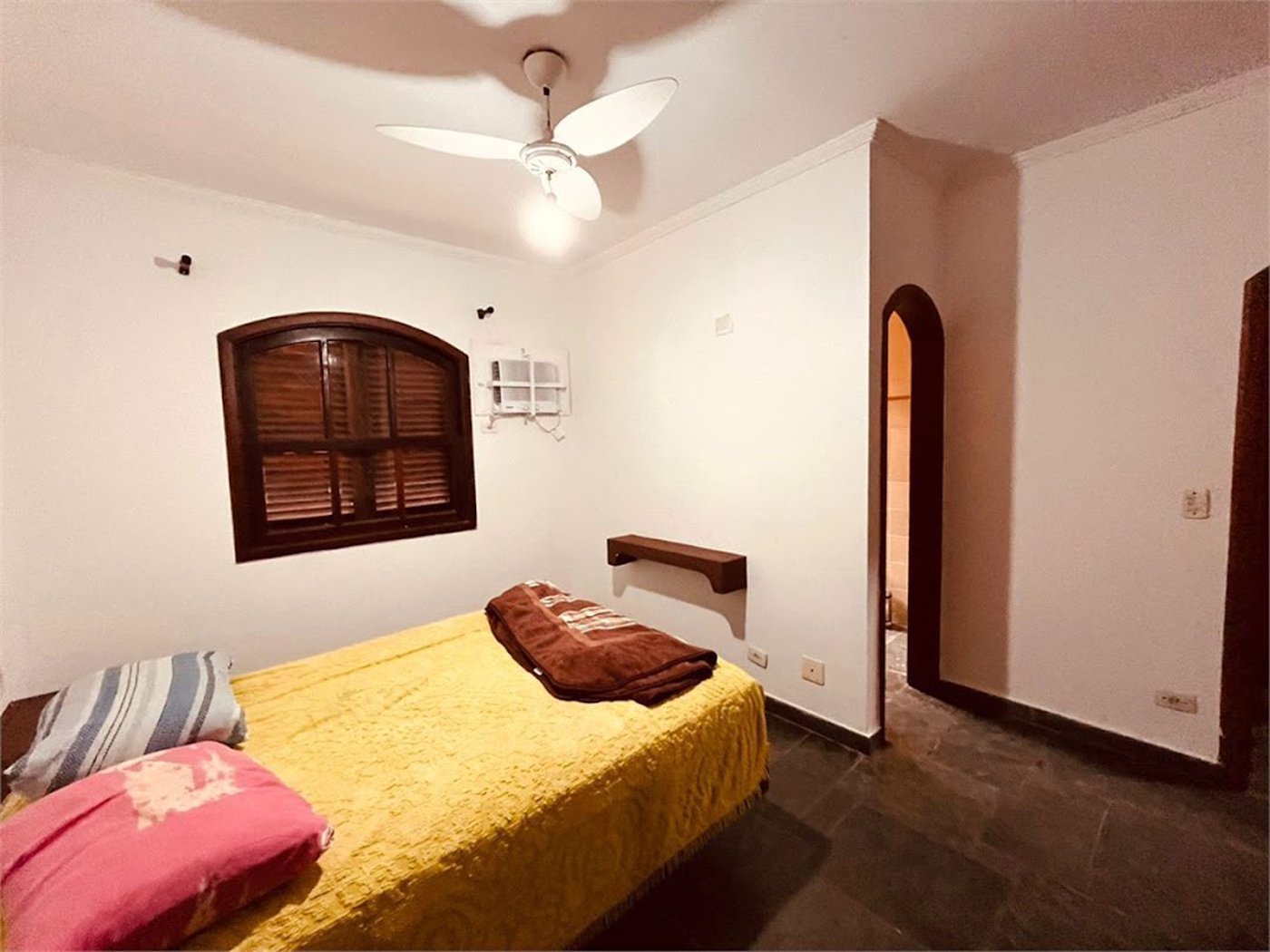 Casa com 6 dormitórios à venda, 300 m² por R$ 680.000,00 - Balneário Cidade Atlântica - Guarujá/SP