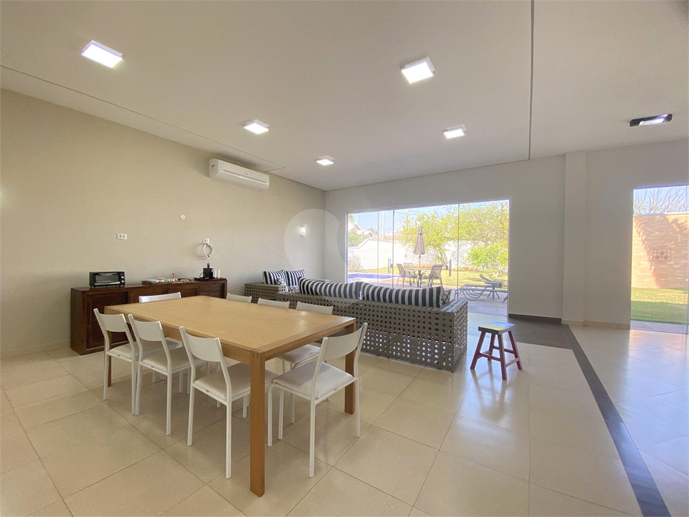 Casa à venda com 3 suítes no condomínio Palmeiras Imperiais, Salto - SP