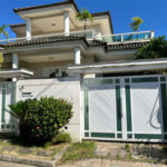 Casa à venda com 3 quartos, sendo 2 suítes, no condomínio Laura Serra, Rio de Janeiro - RJ