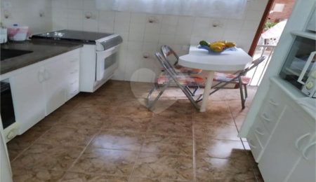 Sobrado à venda com 3 quartos, sendo 2 suítes,  em Jardim Santa Emília, São Paulo, SP