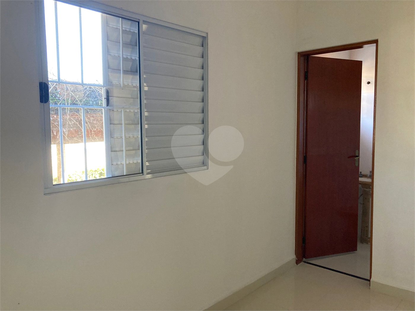 Casa à venda com 2 suítes no condomínio Villagio, Mogi das Cruzes - SP