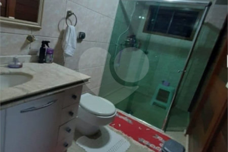 Sobrado à venda com 3 quartos, sendo 1 suíte,  no Centro, Vinhedo, SP