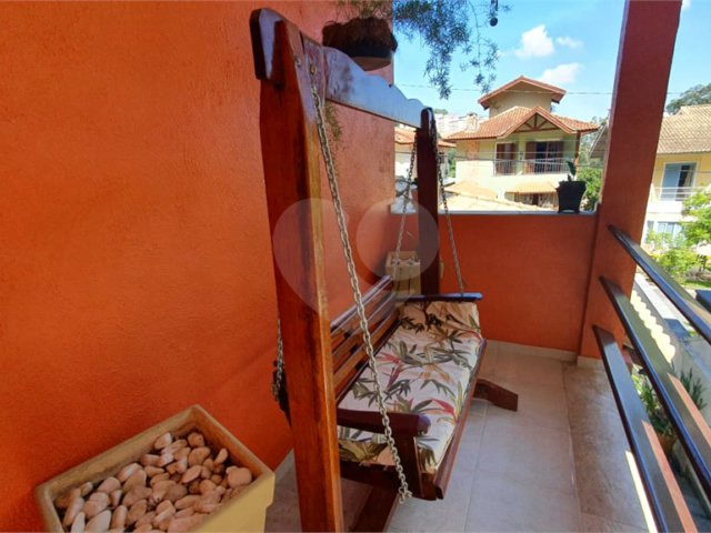 Casa à venda com 3 quartos, sendo 2 suítes,  no condomínio Cond Jardim Itatinga, São Paulo - SP