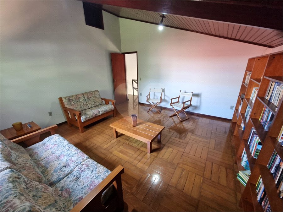 Casa à venda com 4 quartos, sendo 2 suítes, em Bosque, Vinhedo, SP