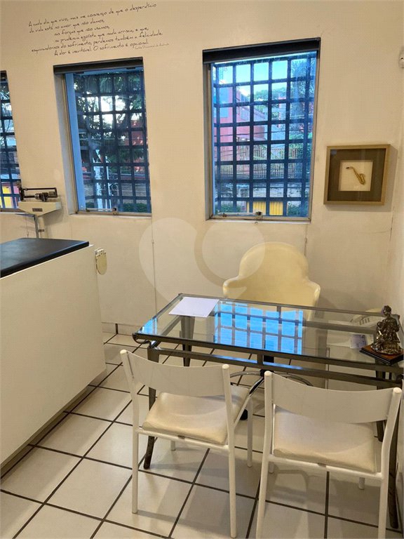 Sobrado à venda ou para alugar com 2 suítes em Itaim Bibi, São Paulo, SP