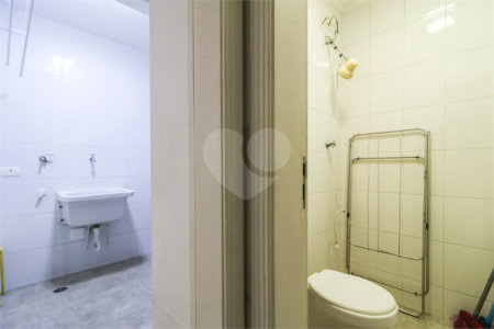 Casa à venda com 4 quartos, sendo 3 suítes, no condomínio Flower Garden Residence, São Paulo - SP