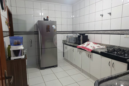 Sobrado à venda com 3 quartos, sendo 1 suíte, em Jardim Regina, Indaiatuba, SP