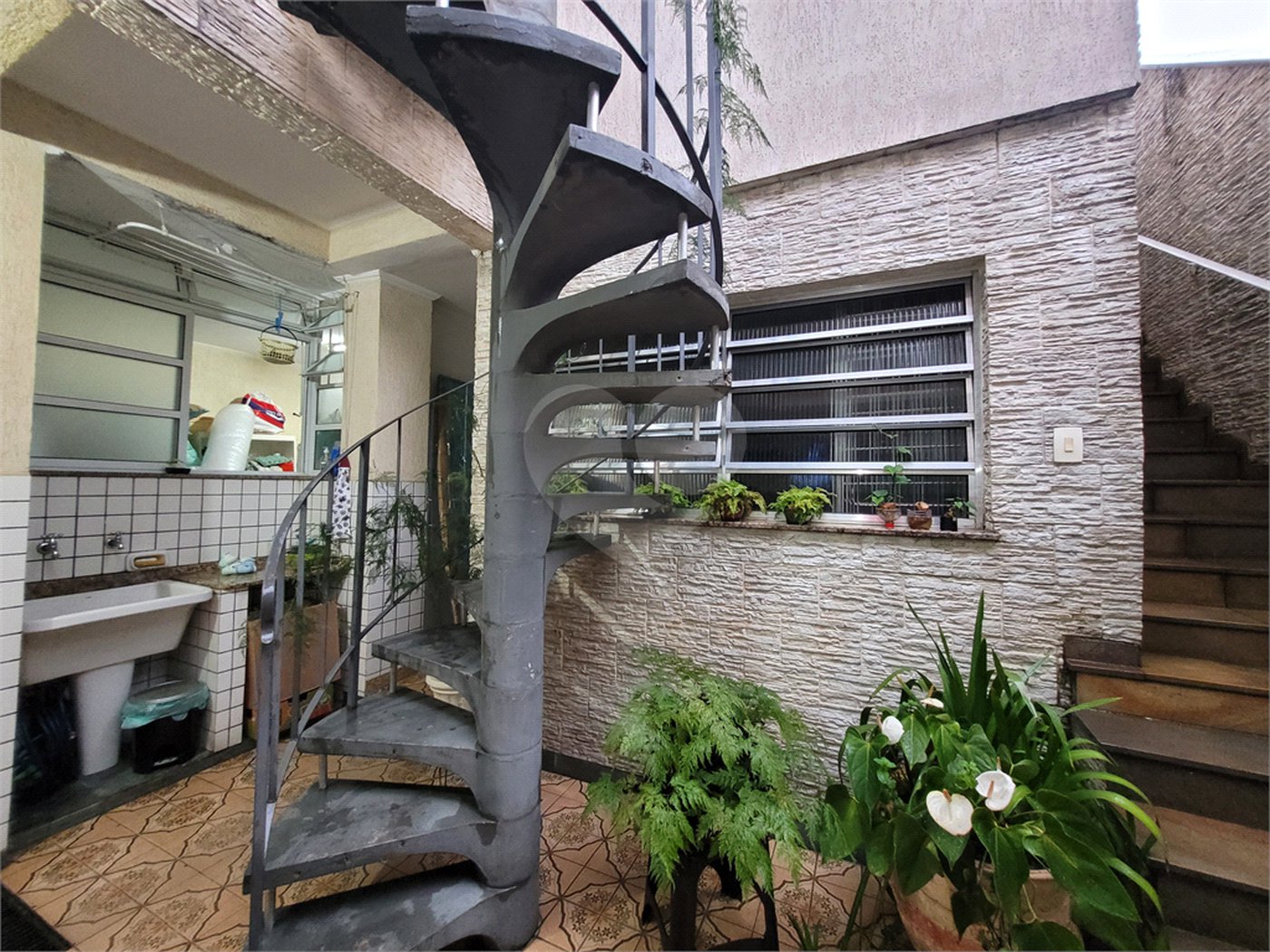 Sobrado à venda com 5 quartos, sendo 2 suítes, em Jardim Vera Cruz, São Paulo, SP