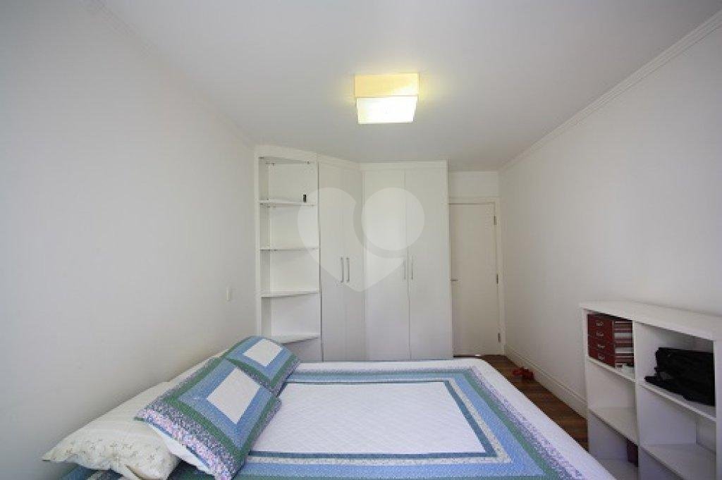 Casa à venda com 4 quartos, sendo 2 suítes, no condomínio Melbourne Residence, São Paulo - SP