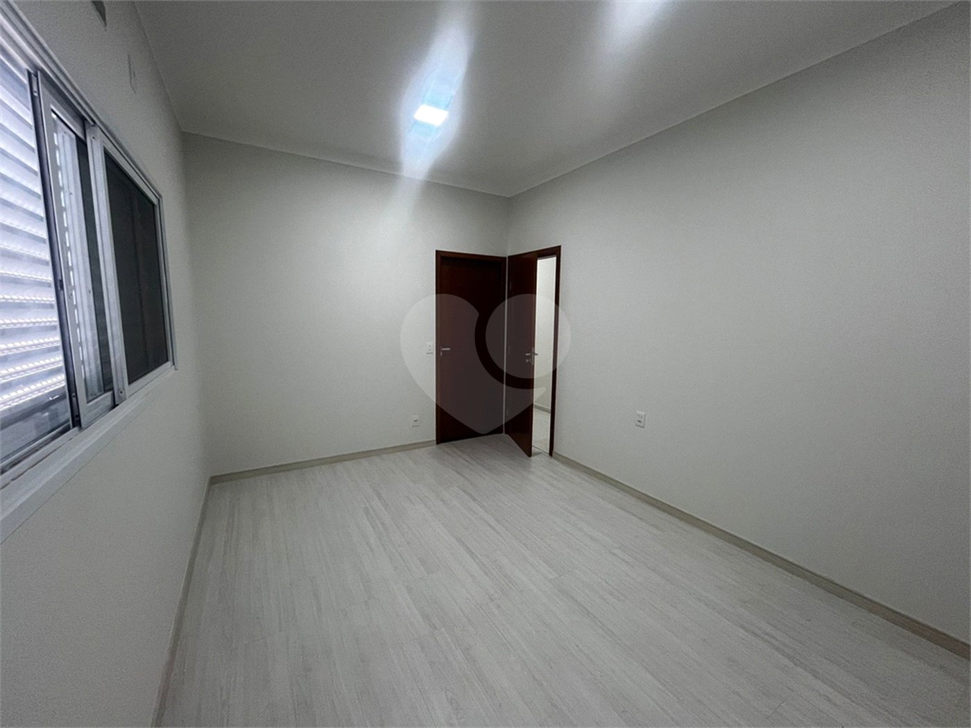 Casa à venda com 3 suítes em Vila Popular, Itapetininga, SP