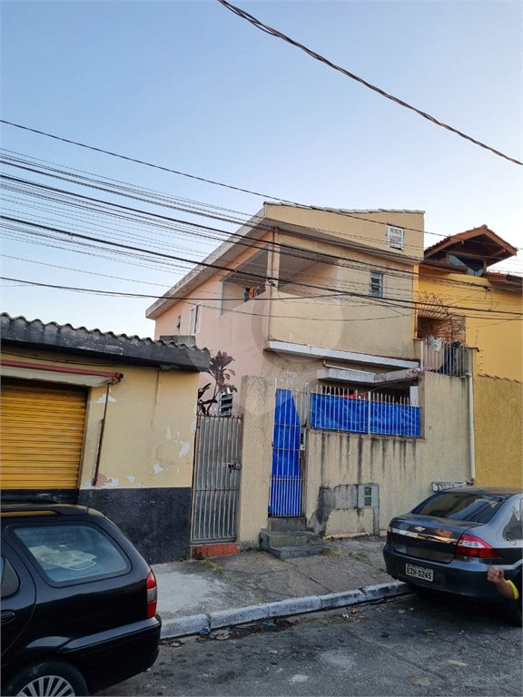 Sobrado à venda com 3 quartos em Vila Basileia, São Paulo, SP