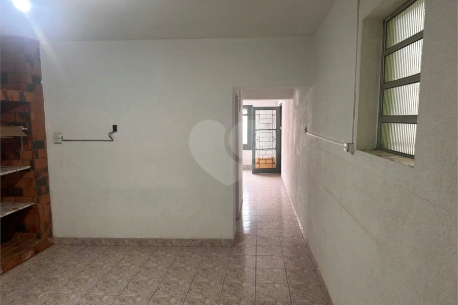 Sobrado à venda com 2 quartos em Vila Zat, São Paulo, SP