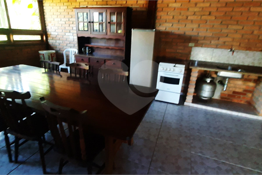 Sobrado à venda com 3 suítes em Serra da Cantareira, Mairiporã, SP