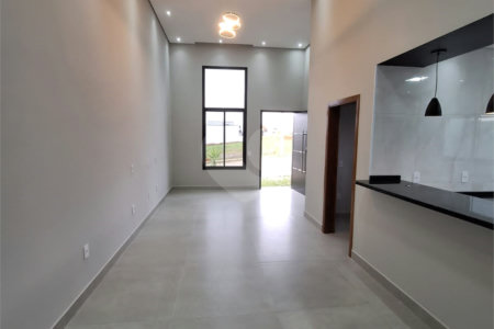 Casa à venda com 3 quartos, sendo 1 suíte,  no condomínio Helena Maria, Sorocaba - SP