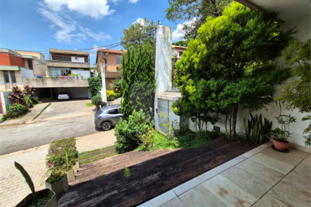Casa de Vila à venda ou para alugar com 4 quartos, sendo 2 suítes,  em Jardim Leonor, São Paulo, SP